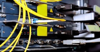 Заказать монтаж сетей в Сестрорецке. Обслуживание ПК, ремонт от 310 руб